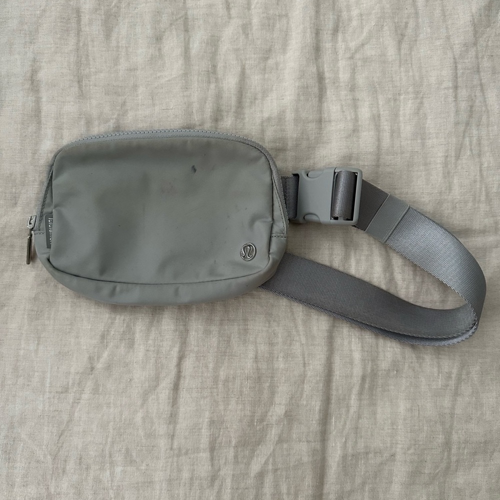 lululemon belt bag